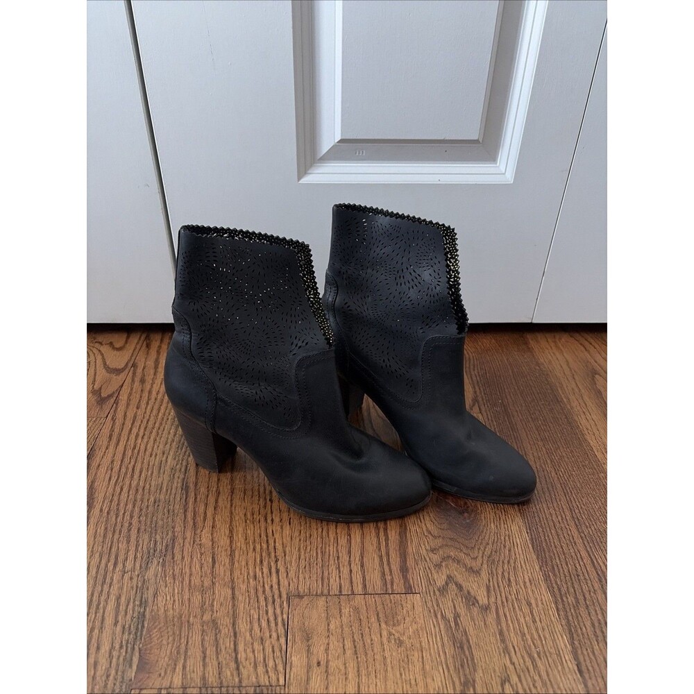 UGG 1006871 THAMES SEAWEED PERF WOMEN'S SIZE 8 BOOTS BLACK LEATHER